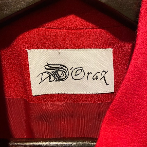 New w/o tags. 100% wool. Beautiful red blazer size 10 - Picture 5 of 6